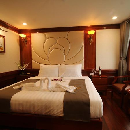 Calypso Cruises Hotel Cat Hai Exterior photo